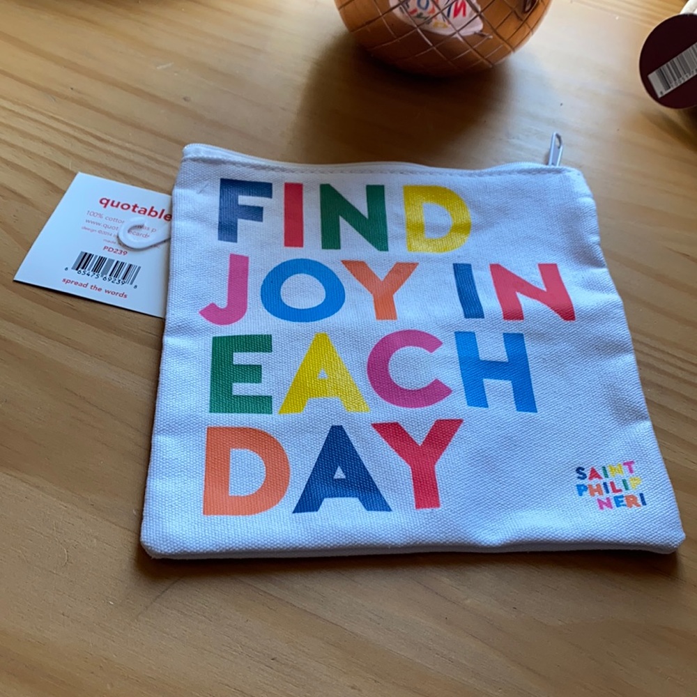 It’s a cute pouch to put any personal belongings! Cute for on the go or storage